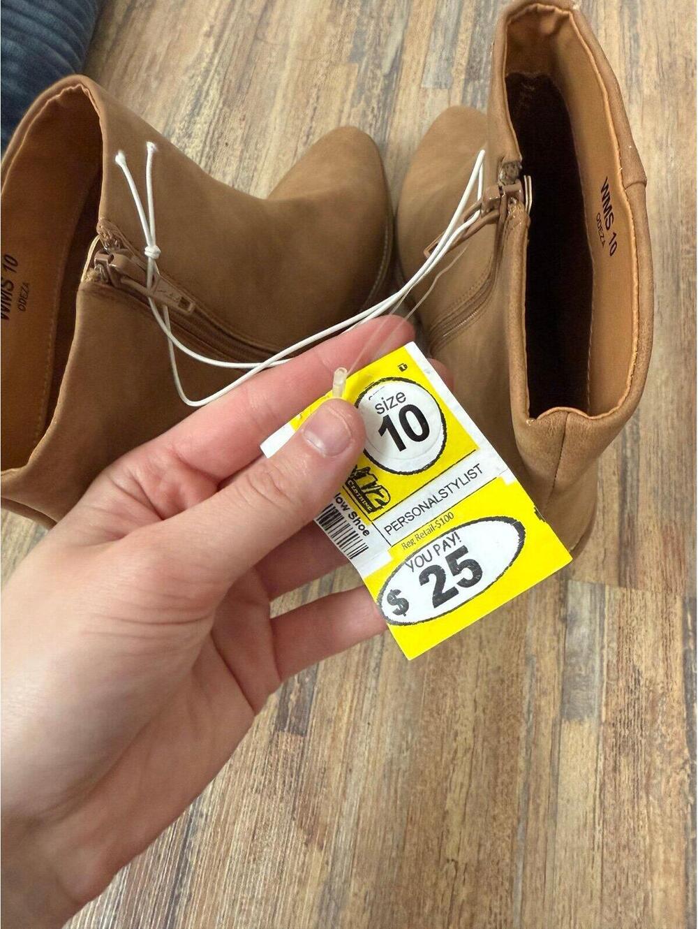 Women’s boots size 10 NWT - Picture 3 of 3